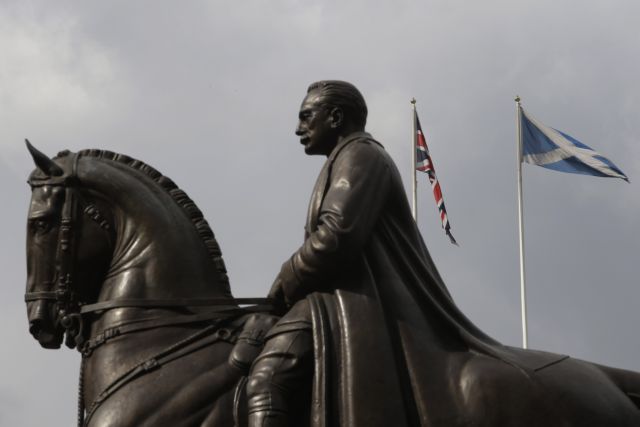 Ανάσες στο Λονδίνο δίνει η τελευταία δημοσκόπηση για την Σκωτία